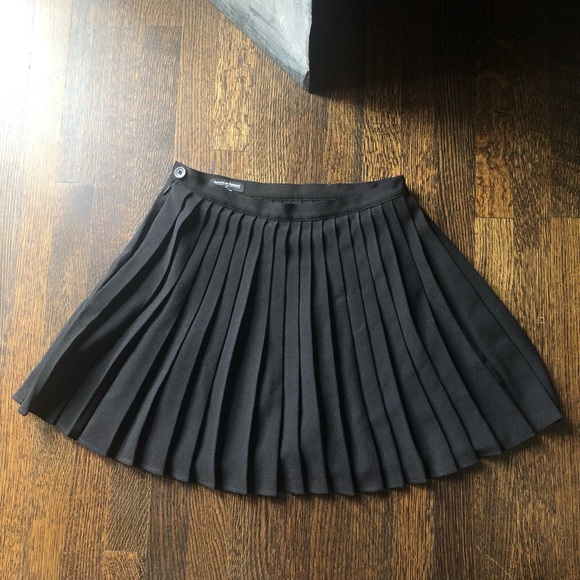 American Apparel Dresses & Skirts - American Apparel Black Pleated Skirt